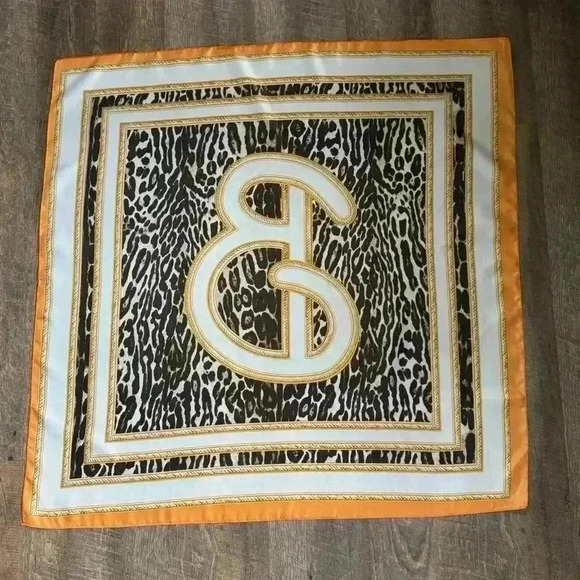 🆕Luxury Satin Print  Scarf 90cmx90xm - Picture 3 of 14